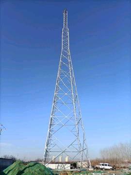 30m 3 ขา 4 ขา 5G อินเทอร์เน็ต WIFI เทเลคอม Steel Lattice Tower รองรับตัวเอง