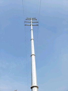 30m 3 ขา 4 ขา 5G อินเทอร์เน็ต WIFI เทเลคอม Steel Lattice Tower รองรับตัวเอง
